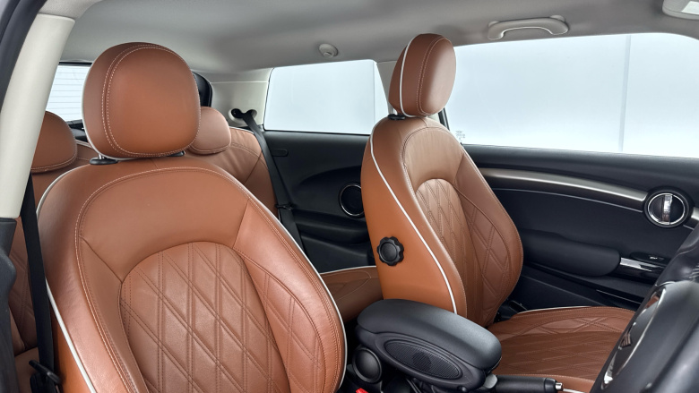 MINI Hatchback 2.0 Cooper S Exclusive II 3dr Auto [Comfort Pack] Petrol Hatchback